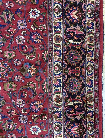 27037017f - Mesched signiert, Persien, Mitte 20.Jhd, Wolle auf Baumwolle, ca. 392 x 311 cm, EHZ: ...