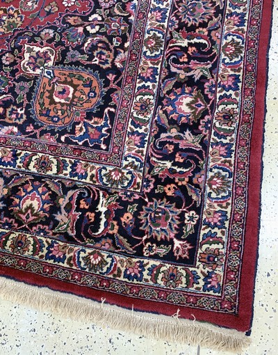 27037017g - Mesched signiert, Persien, Mitte 20.Jhd, Wolle auf Baumwolle, ca. 392 x 311 cm, EHZ: ...