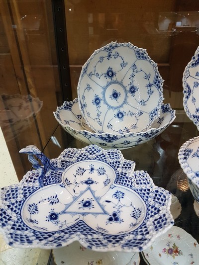 27037033c - 7 service parts Musselmalet full lace, Royal Copenhagen, porcelain, underglaze blue ...