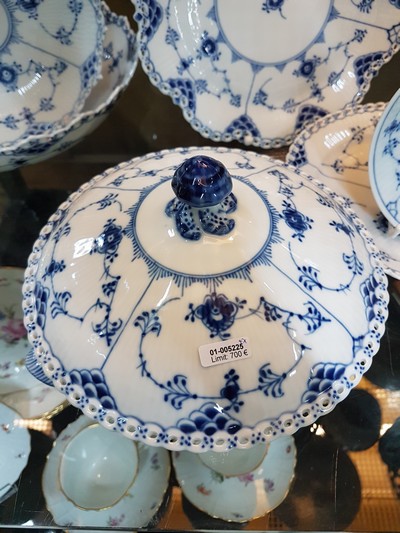 27037033e - 7 service parts Musselmalet full lace, Royal Copenhagen, porcelain, underglaze blue ...