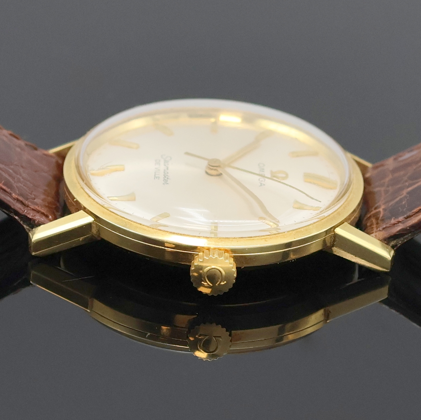 Detail c: OMEGA Seamaster De Ville Herrenarmbanduhr in GG 750/000 Referenz 135.020 SC-62, Handaufzug, Schweiz um 1962, 2-teil. Geh., Lünette aufgedr., Boden ...