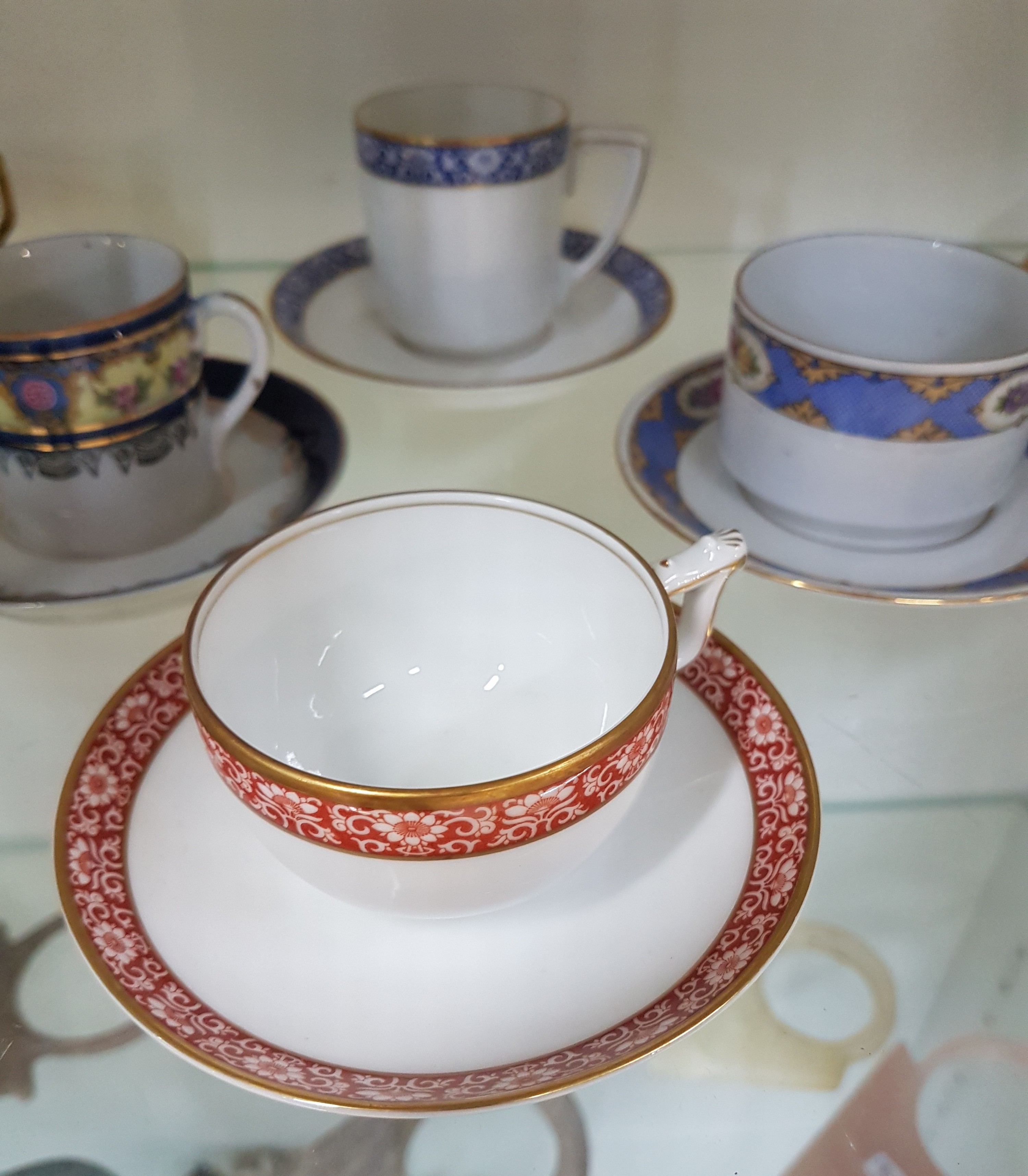 Detail j: 21 Mokka-/Espressotassen, deutsch, um 1900-30er Jahre, versch. Hersteller, Limoges, Hutschenreuther, Rosenthal