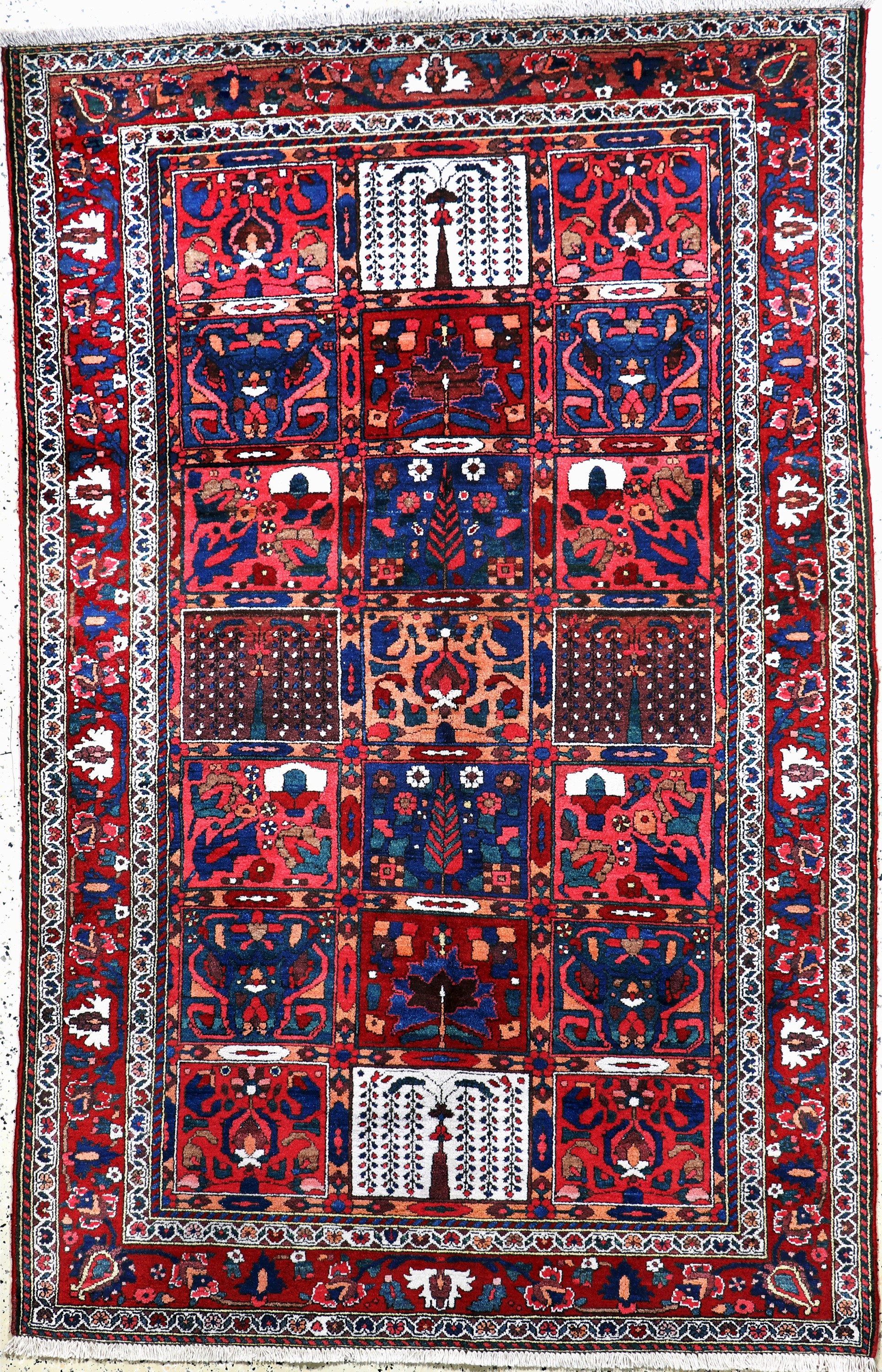 Image 27037692 - Bachtiar, Persien, Neuwertig, Wolle auf Baumwolle, ca. 227 x 145 cm Schätzpreis: 1100, ...