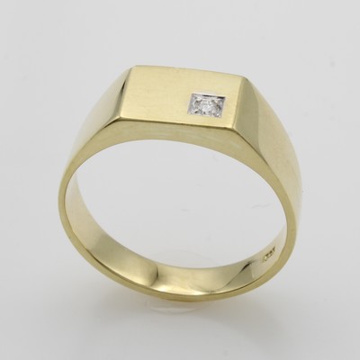 27037658a - Herrenring mit Brillant, GG 585/000, z.T. matt., Brill. in carréef. Fassung ca. 0.03 ct ...