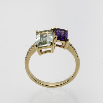 Image Ring mit Amethysten und Brillanten, GG 585/ 000, hellgrüner Amethst ca. 2.20 ct u. lila ...