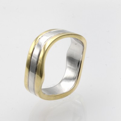 Image Herrenring, GG/WG 585/000, gewellte Ring- schiene, RW ca. 63 Schätzpreis: 3500, - EUR