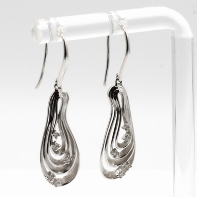 27037693a - Paar Ohrgehänge mit Brillanten, WG 585/000, in 4-reihiger Tropfenform, Brill. zus. ca. ...