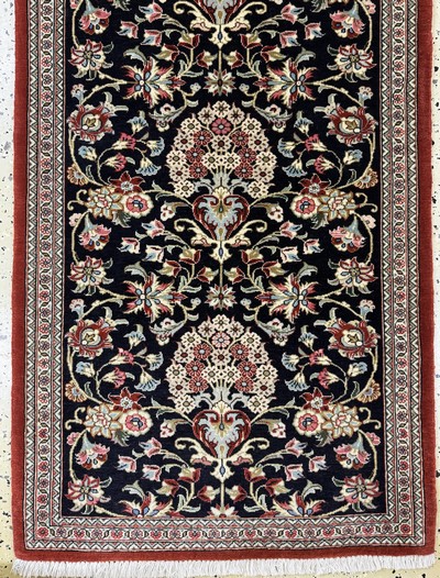 27037697b - Ghom Kork, Persien, Ende 20.Jhd, Korkwolle auf Baumwolle, ca. 205 x 72 cm, EHZ: 2 ...