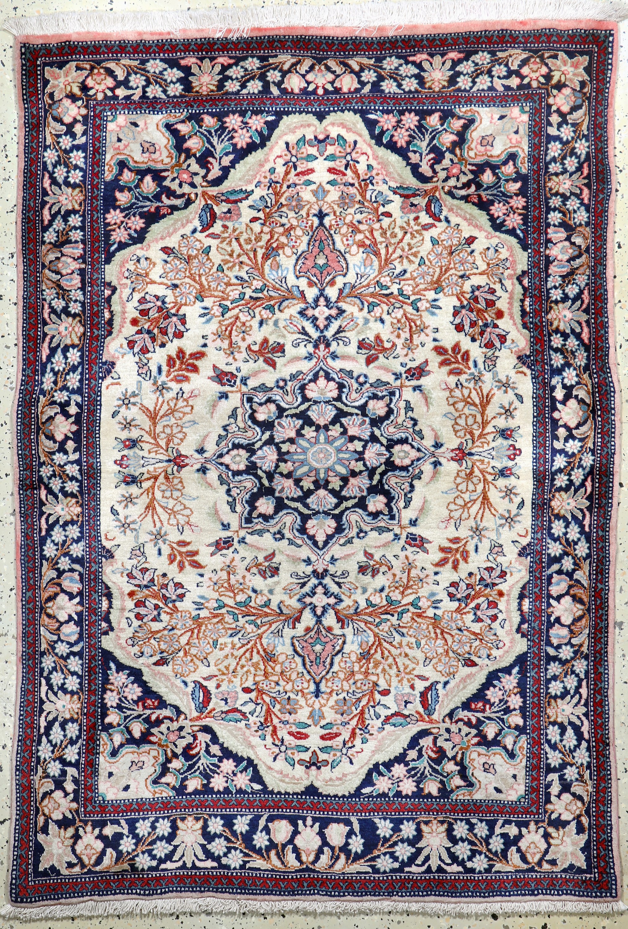 Image 27037733 - Sarogh fein, Persien, Neuwertig, Korkwolle,ca. 150 x 105 cm Schätzpreis: 590, - EUR