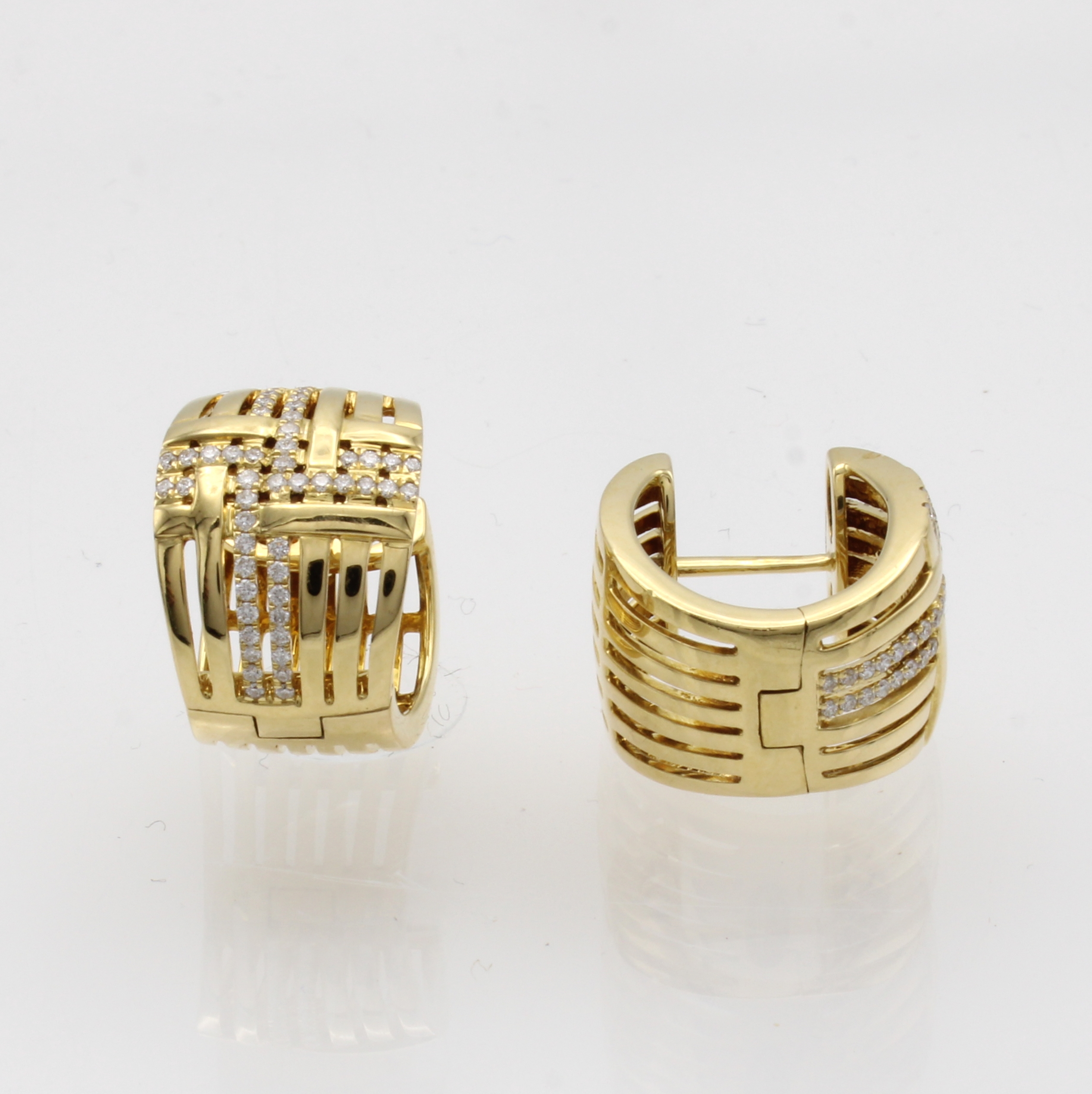 Image 27037766 - Paar Klappcreolen mit Brillanten, GG 750/000, Brill. zus. ca. 0.32 ct feines Weiß/vs, ...