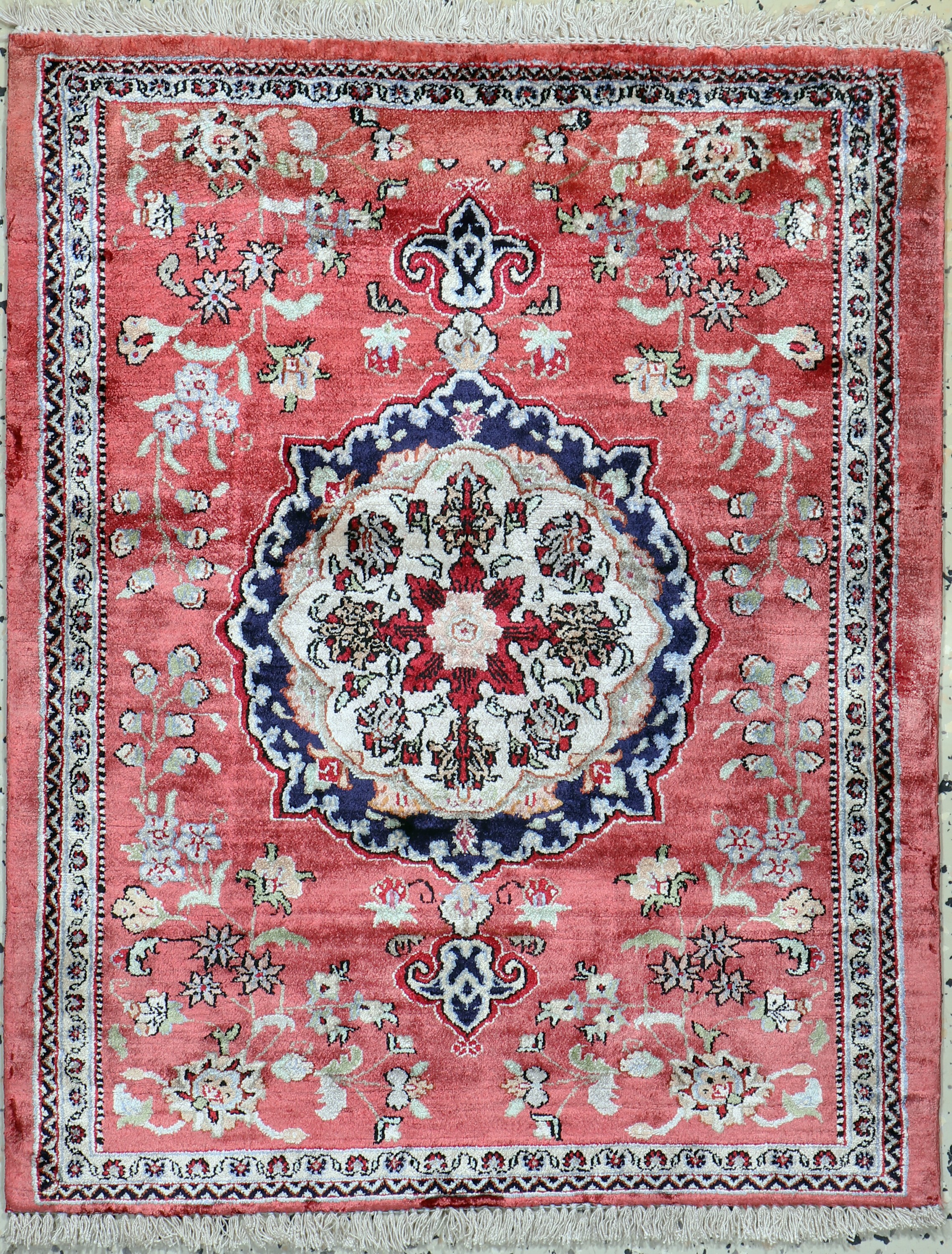 Image 27037783 - Ghom Seide, Persien, Neuwertig, reine Naturseide, ca. 70 x 57 cm Schätzpreis: 390, - ...