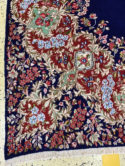 27037729b - Kerman alt, Persien, Mitte 20.Jhd, Wolle auf Baumwolle, ca. 332 x 240 cm, EHZ: 2 ...