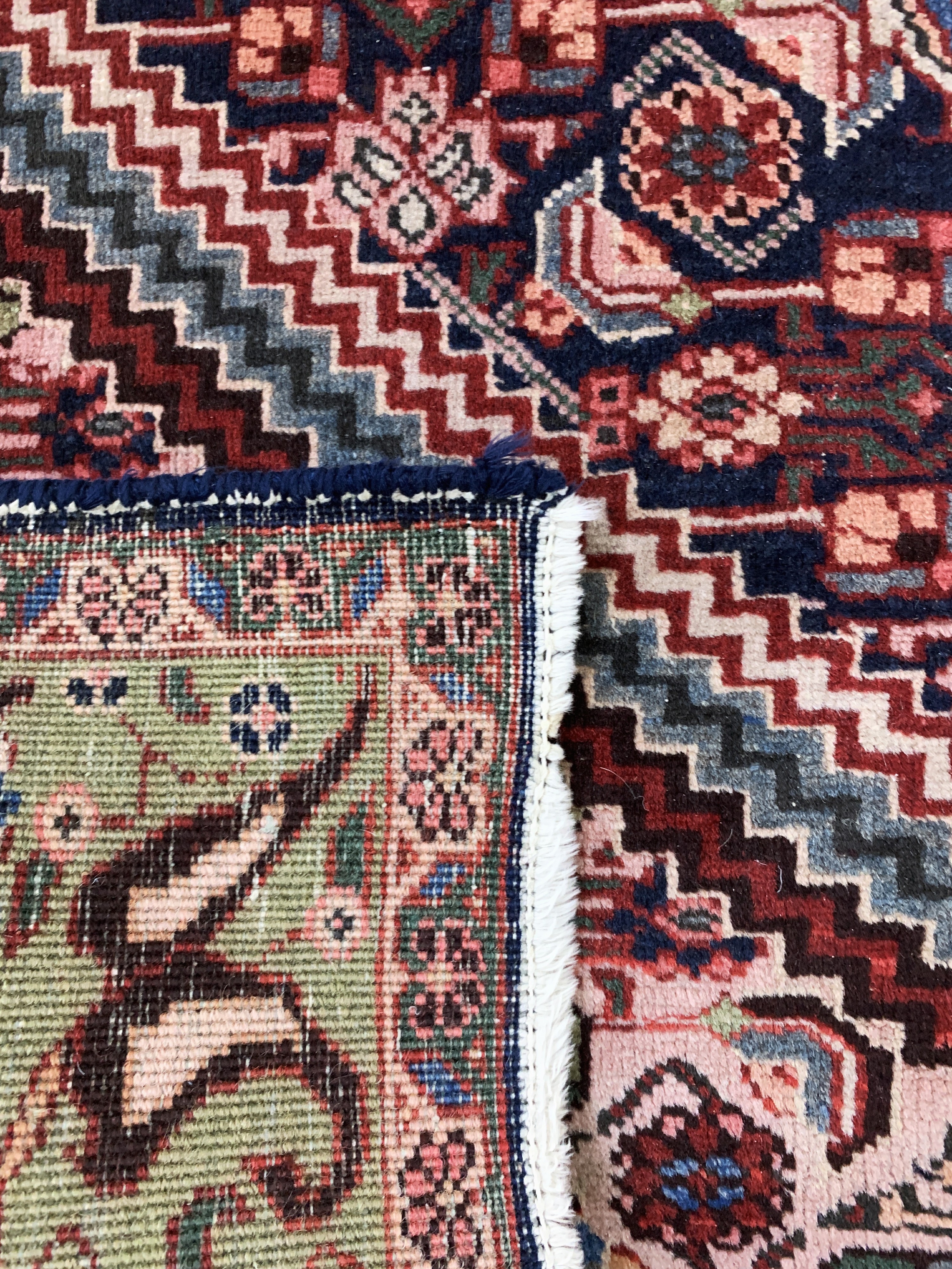 Detail e: Täbriz alt, Persien, Mitte 20.Jhd, Wolle auf Baumwolle, ca. 237 x 130 cm, EHZ: 2-3