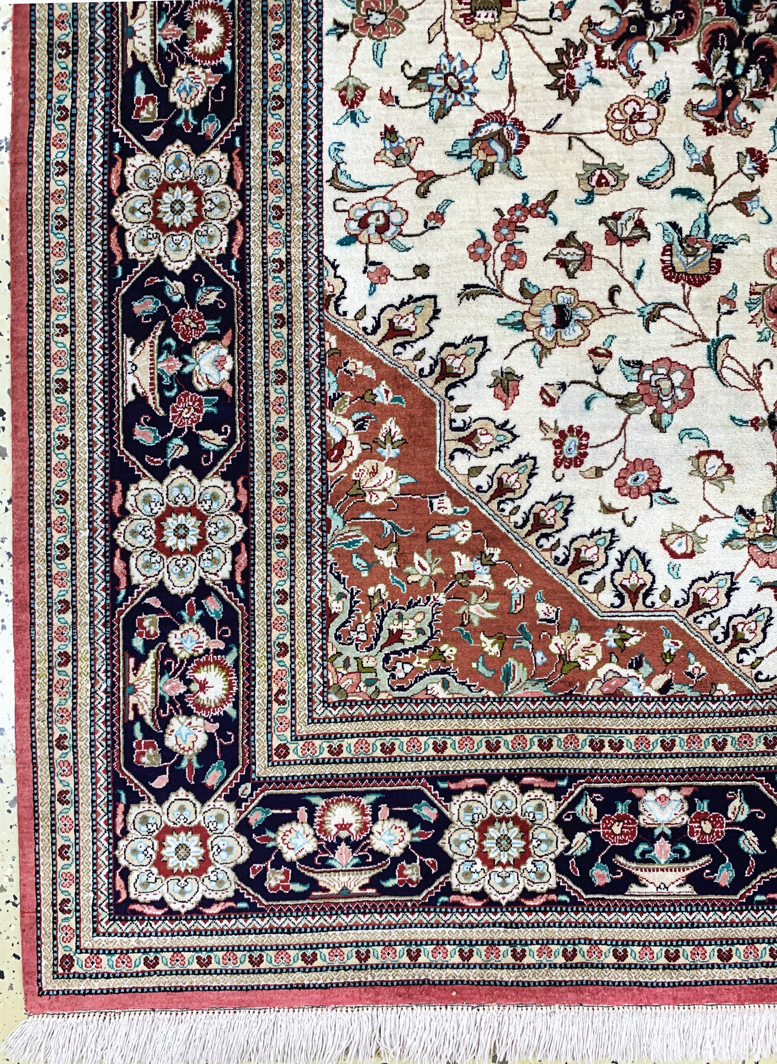 Detail b: Ghom Seide fein Persien, signiert"Banaie", Ende 20.Jhd, reine Naturseide, ca. 200 x 135 cm, ca. 1,0 Mio. Kn/qm, EHZ: 1-2