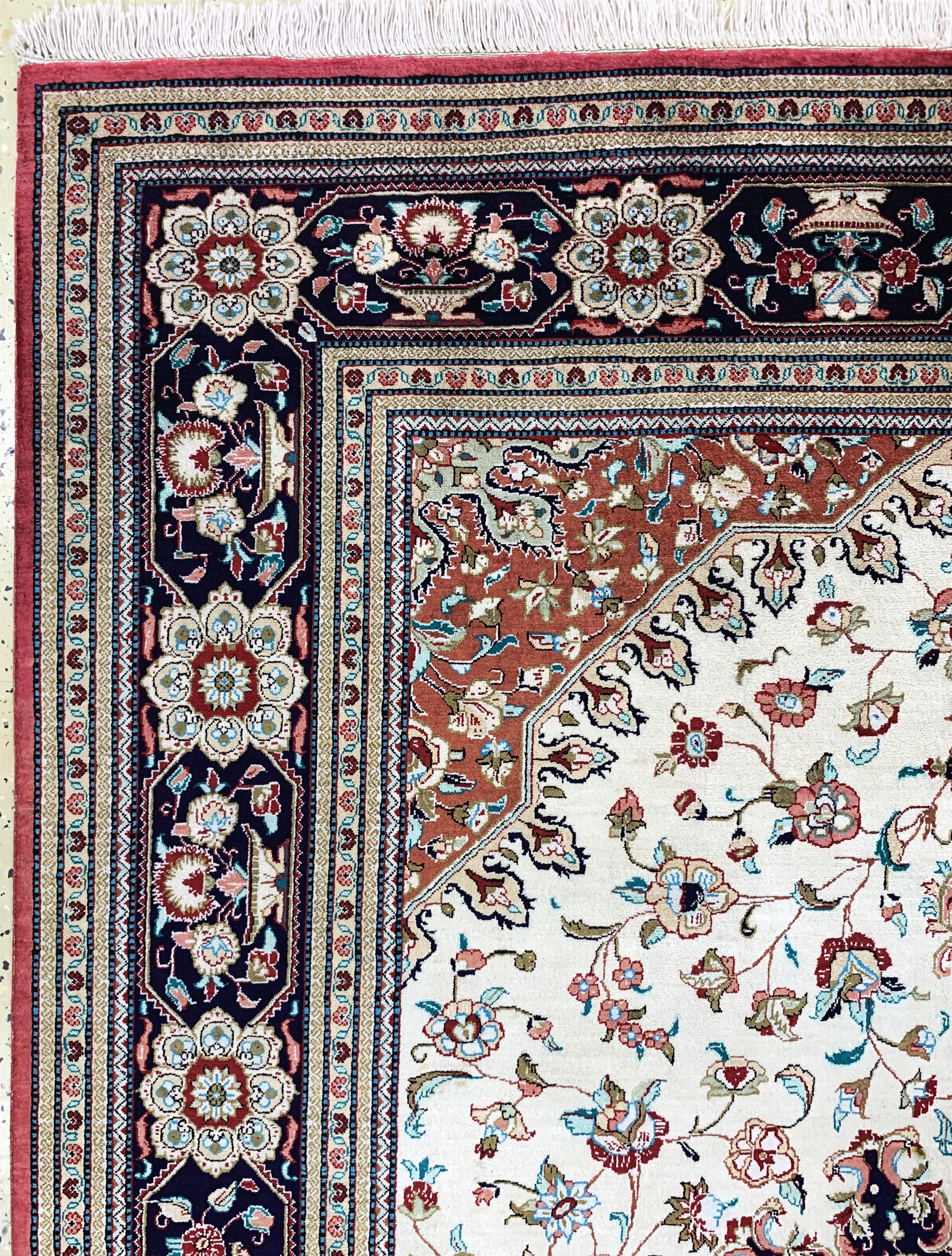 Detail d: Ghom Seide fein Persien, signiert"Banaie", Ende 20.Jhd, reine Naturseide, ca. 200 x 135 cm, ca. 1,0 Mio. Kn/qm, EHZ: 1-2