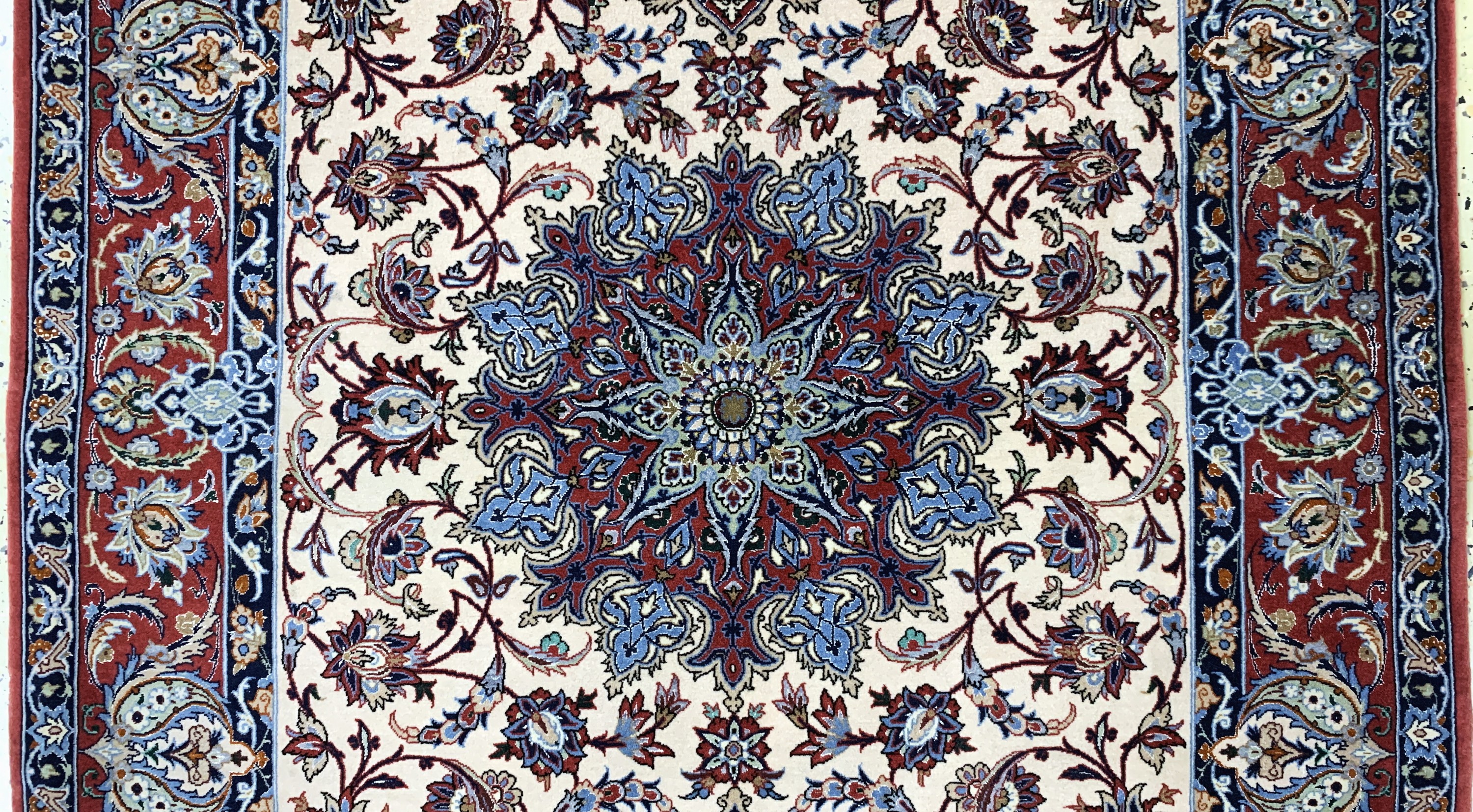 Detail b: Esfahan fein Persien, signiert"Pardetschi",Ende 20.Jhd, Korkwolle mit und auf Seide, ca. 170 x 110 cm, ca. 1,0 Mio. Kn/qm, EHZ: 2