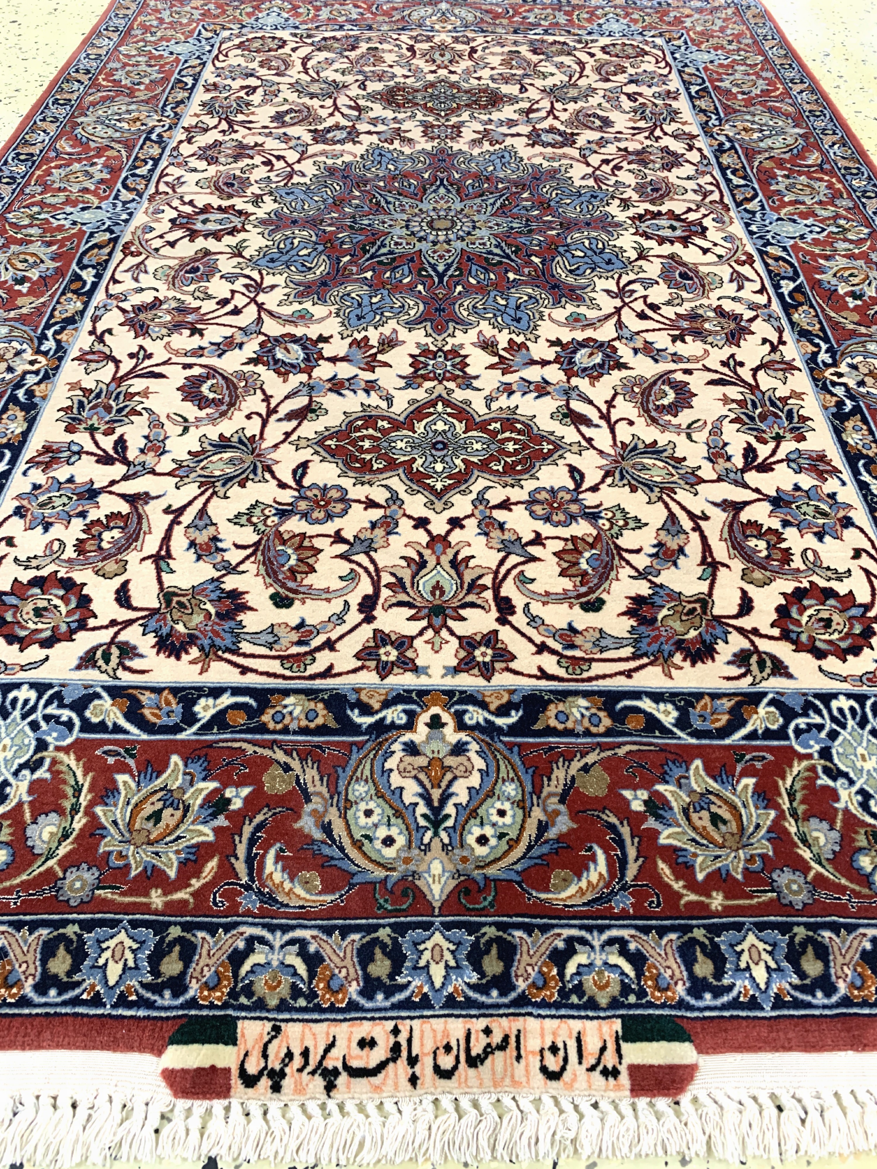 Detail f: Esfahan fein Persien, signiert"Pardetschi",Ende 20.Jhd, Korkwolle mit und auf Seide, ca. 170 x 110 cm, ca. 1,0 Mio. Kn/qm, EHZ: 2