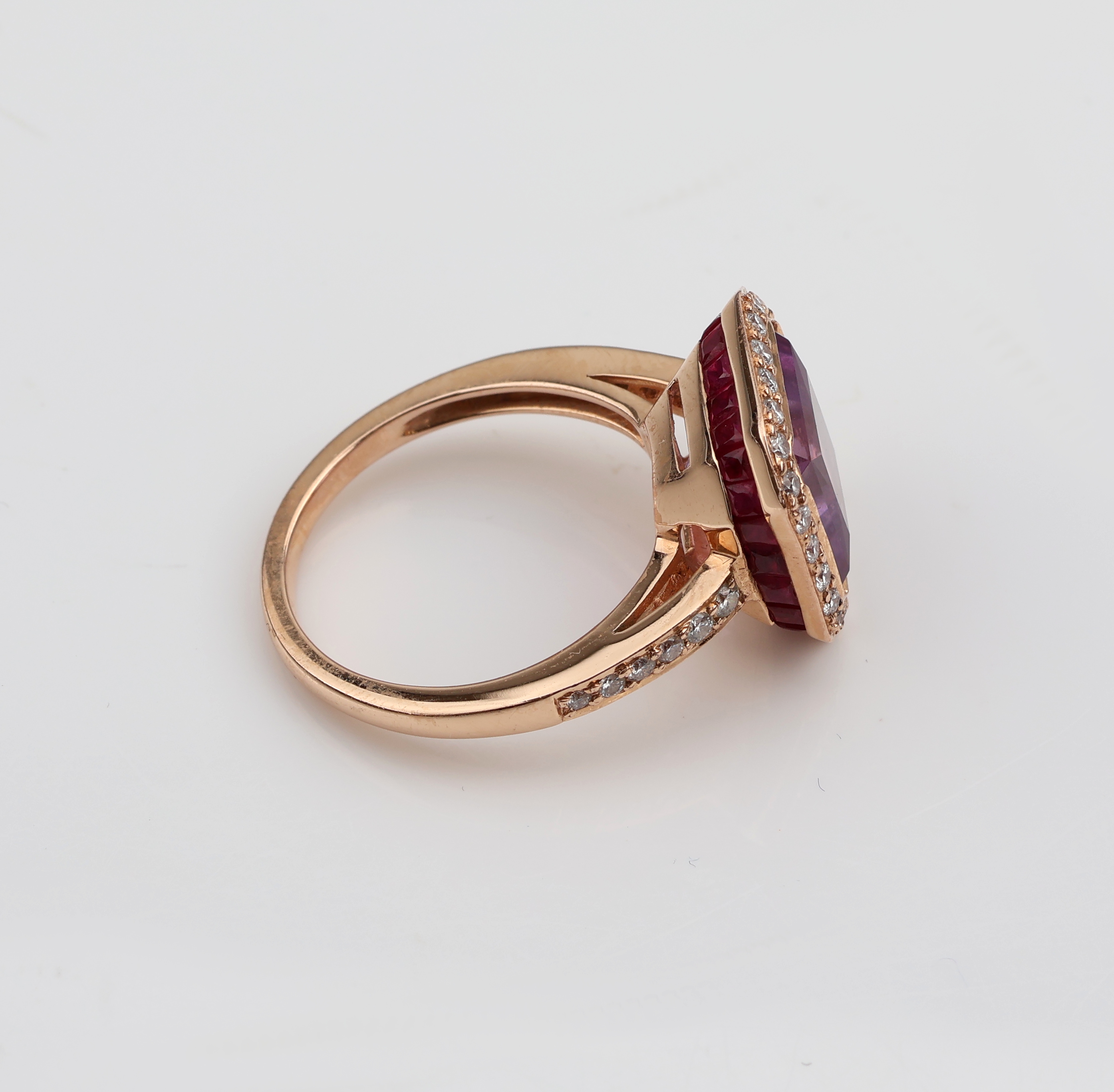 Detail a: 18 kt Gold BUCHWALD Amethyst-Brillant-Rubin- Ring, GG 750/000, mittig facett. Amethyst ca. 6.50 ct, 36 Brillanten zus. ca. 0.25 ct Weiß/si, 24 ...
