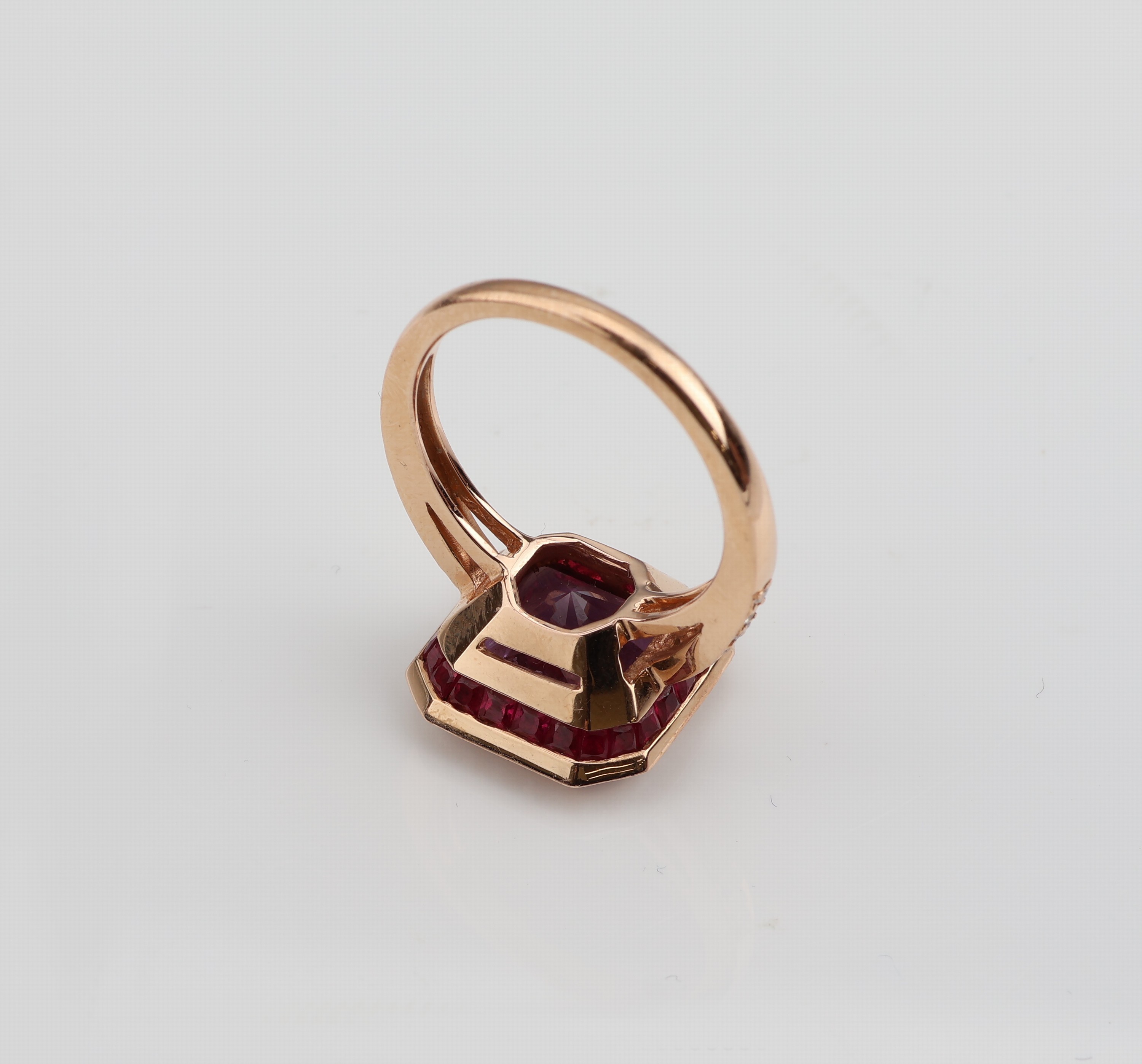 Detail b: 18 kt Gold BUCHWALD Amethyst-Brillant-Rubin- Ring, GG 750/000, mittig facett. Amethyst ca. 6.50 ct, 36 Brillanten zus. ca. 0.25 ct Weiß/si, 24 ...