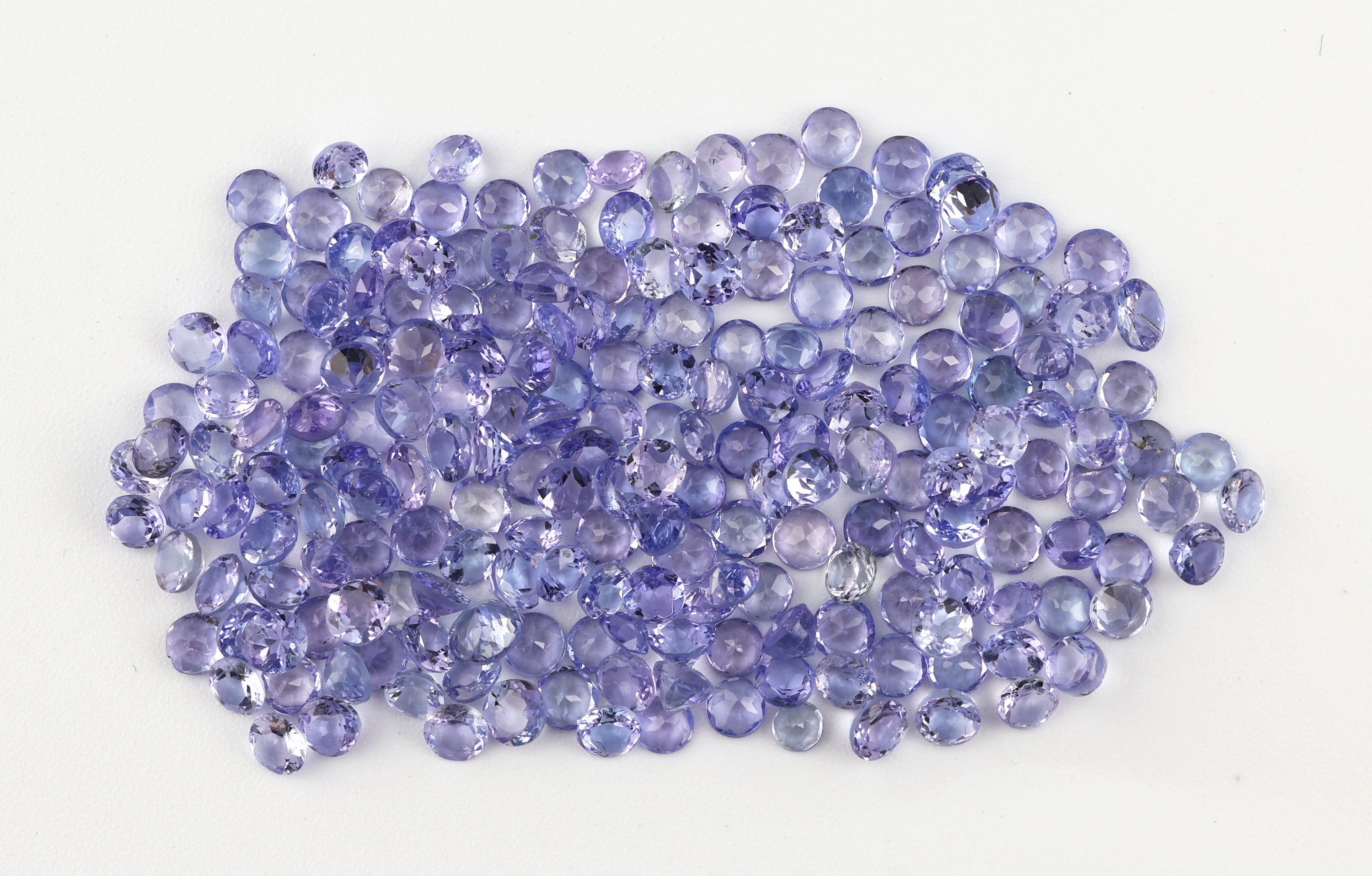 Image 27037895 - Lot lose Tansanite, ca. 15.74 ct, rundfacett. in versch. Größen und Farbnuancen ...