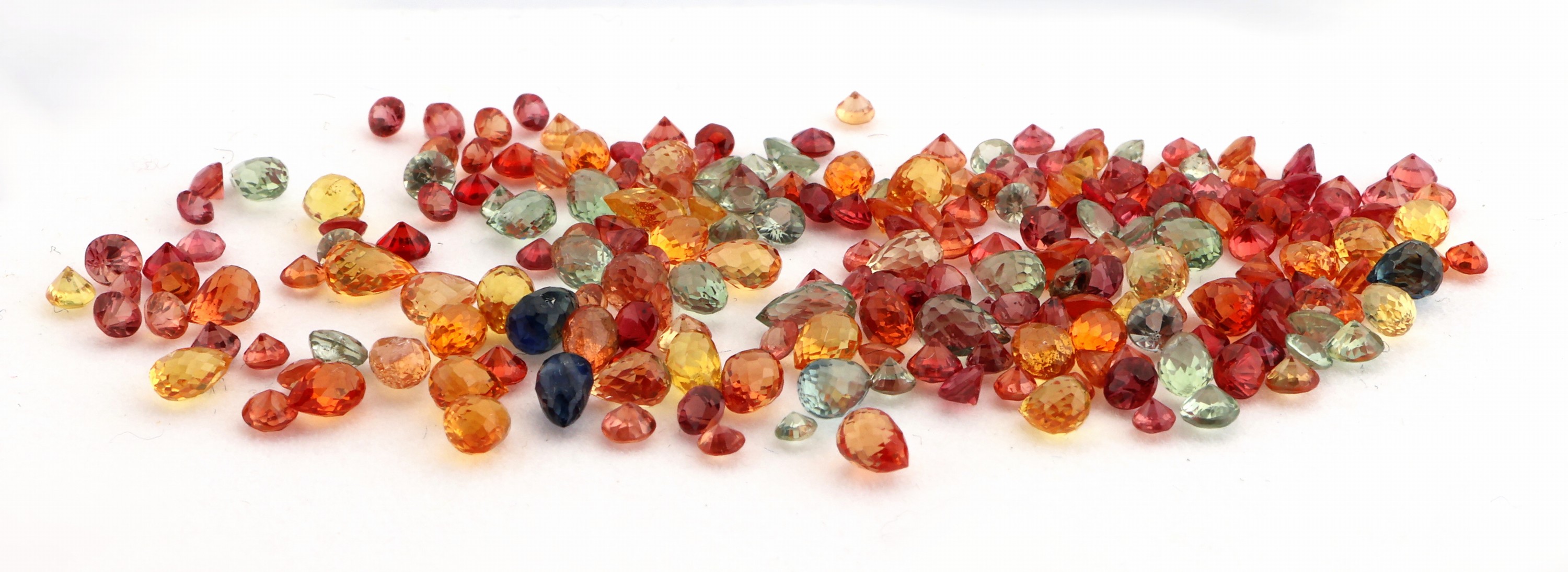 Image 27037899 - Lot lose Saphire, zus. ca. 22.25 ct, in versch. Formen, Farben und Schliffarten, u.a. ...