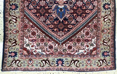 27037801b - Täbriz alt, Persien, Mitte 20.Jhd, Wolle auf Baumwolle, ca. 237 x 130 cm, EHZ: 2-3 ...