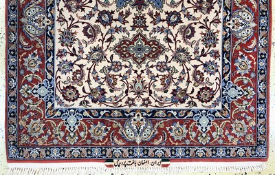 27037809c - Esfahan fein Persien, signiert´Pardetschi´,Ende 20.Jhd, Korkwolle mit und auf Seide, ...