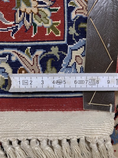 27037809g - Esfahan fein Persien, signiert´Pardetschi´,Ende 20.Jhd, Korkwolle mit und auf Seide, ...