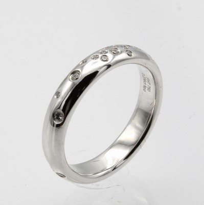 Image Massiver Ring mit Brillanten, WG 750/000, Brill. verstreut gef. zus. ca. 0.21 ct ...