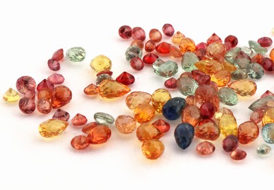 27037899b - Lot lose Saphire, zus. ca. 22.25 ct, in versch. Formen, Farben und Schliffarten, u.a. ...