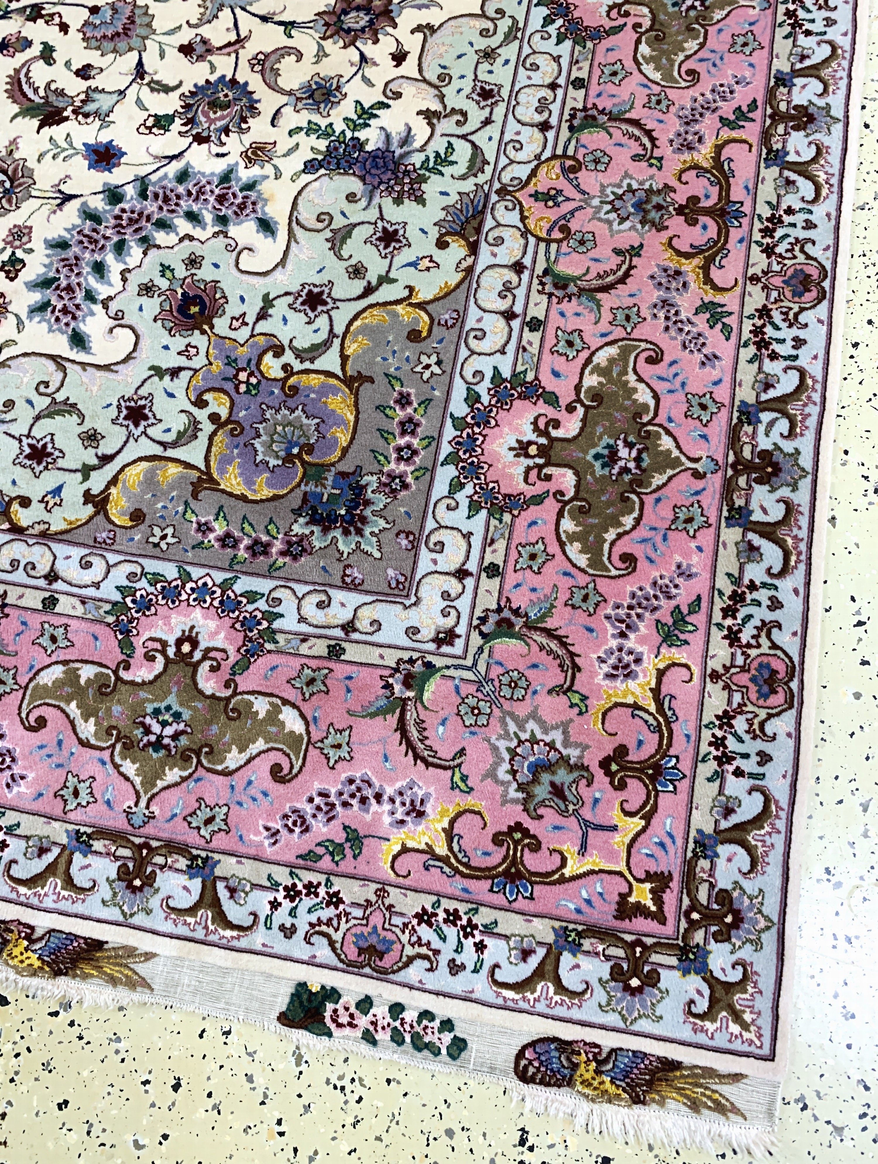 Detail a: Täbriz fein(50 Raj), Persien, Ende 20.Jhd, Korkwolle mit und auf Seide, ca. 308 x 247 cm,ca. 500.000 Kn/qm, Reinigungsbedürftig, EHZ: 22