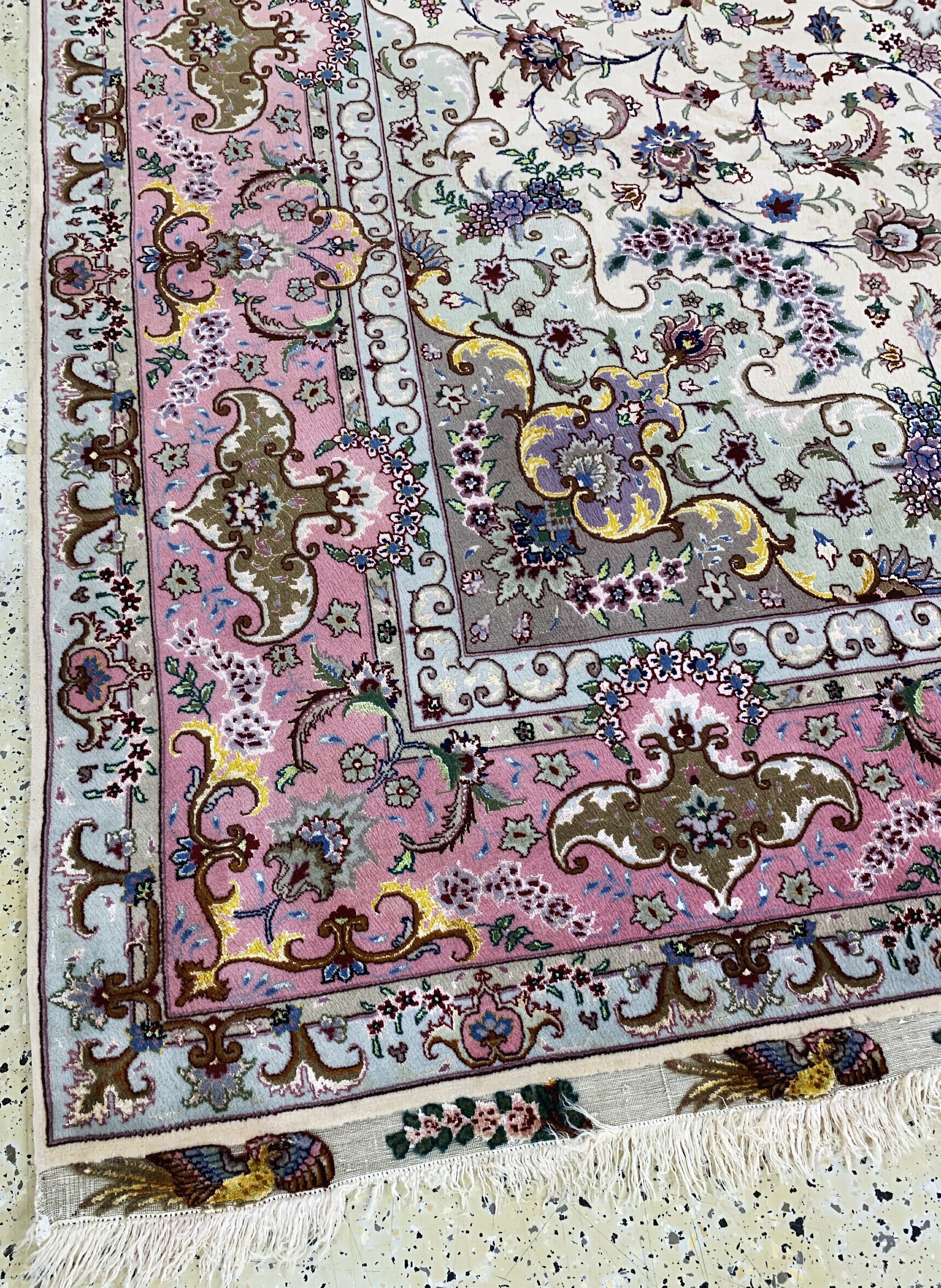 Detail h: Täbriz fein(50 Raj), Persien, Ende 20.Jhd, Korkwolle mit und auf Seide, ca. 308 x 247 cm,ca. 500.000 Kn/qm, Reinigungsbedürftig, EHZ: 22