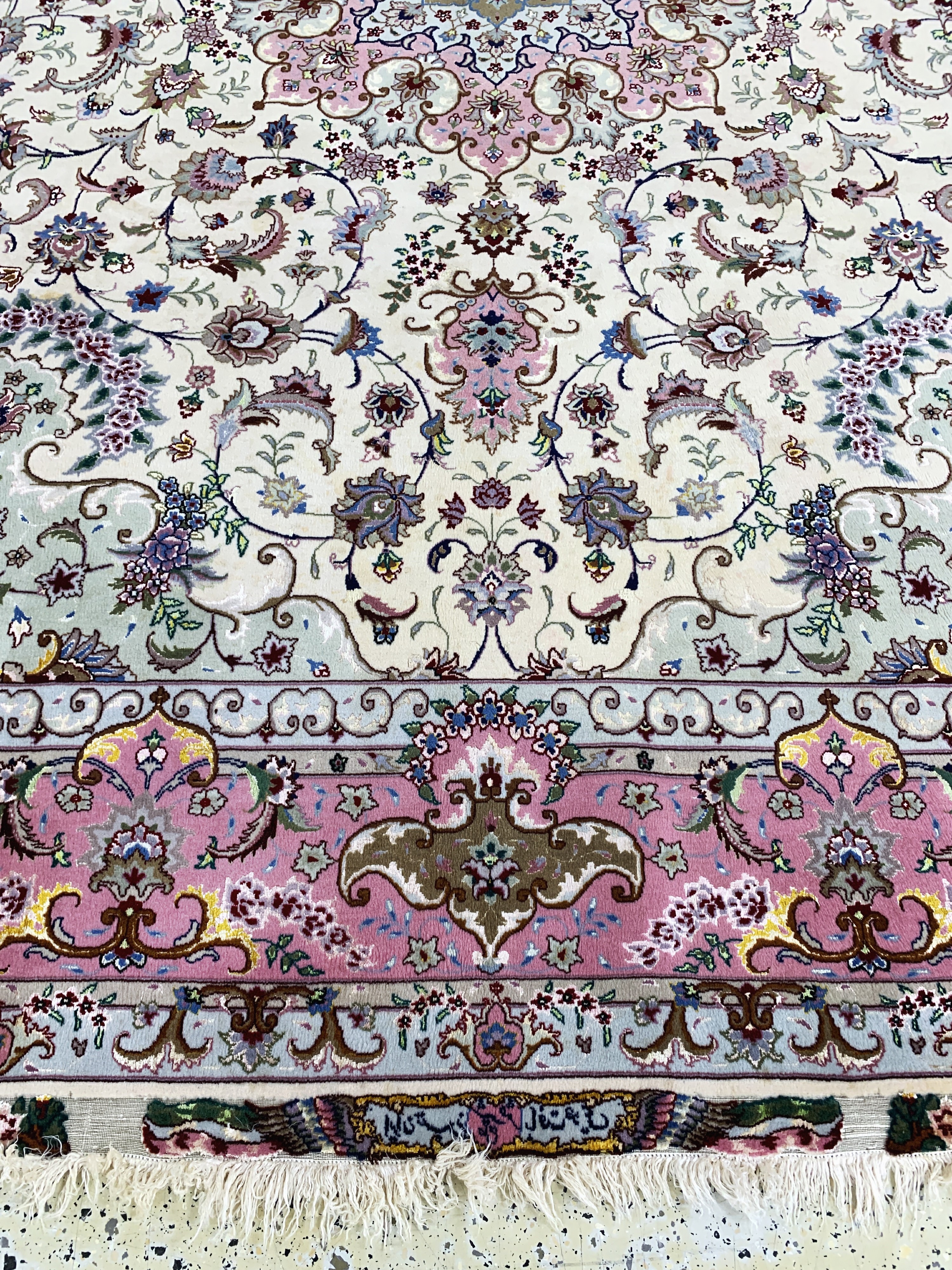 Detail i: Täbriz fein(50 Raj), Persien, Ende 20.Jhd, Korkwolle mit und auf Seide, ca. 308 x 247 cm,ca. 500.000 Kn/qm, Reinigungsbedürftig, EHZ: 22