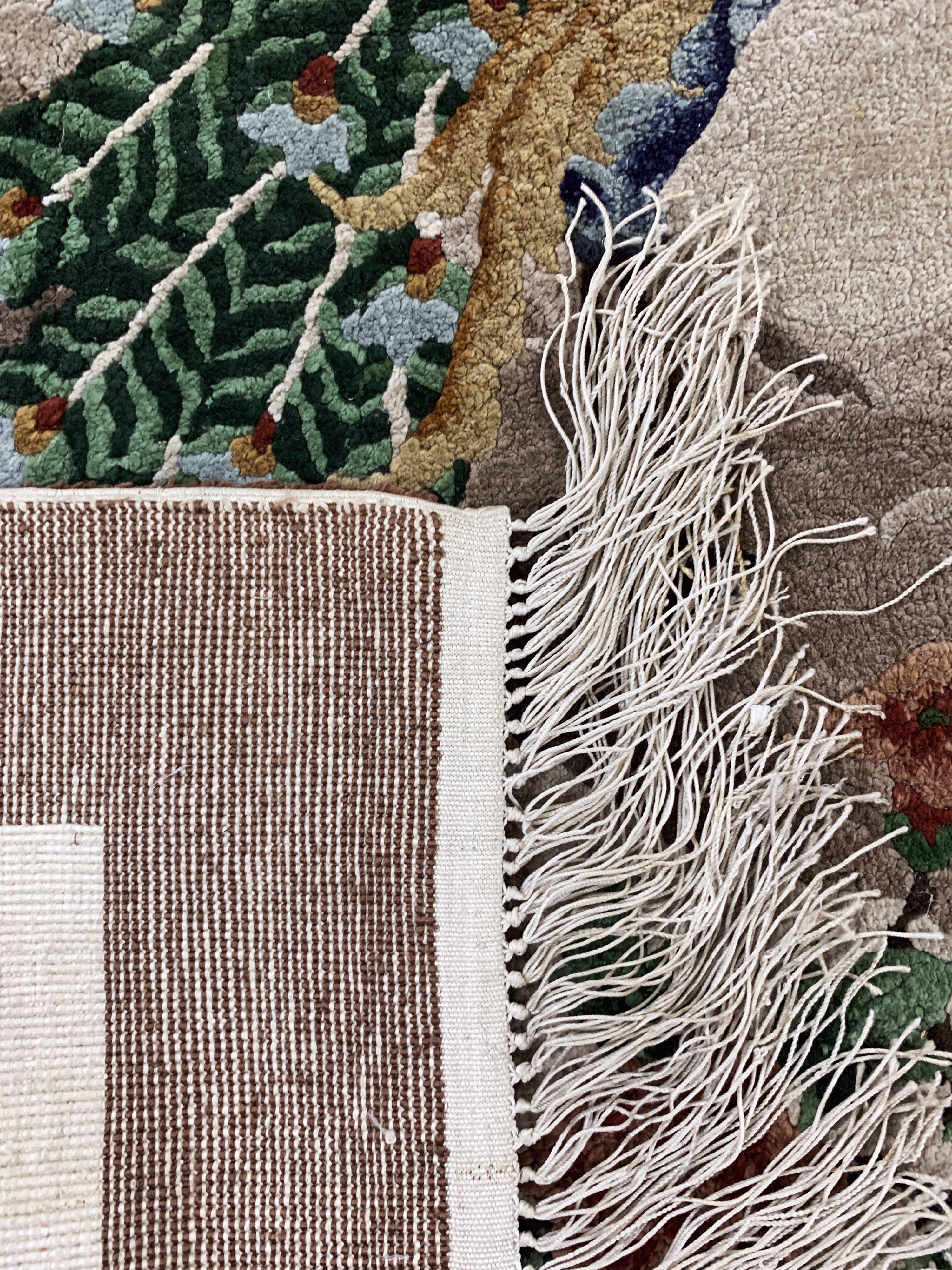 Detail e: Seiden-Teppich, China, Mitte 20.Jhd, reine Naturseide, ca. 140 x 86 cm, Reinigungsbedürftig, EHZ: 2