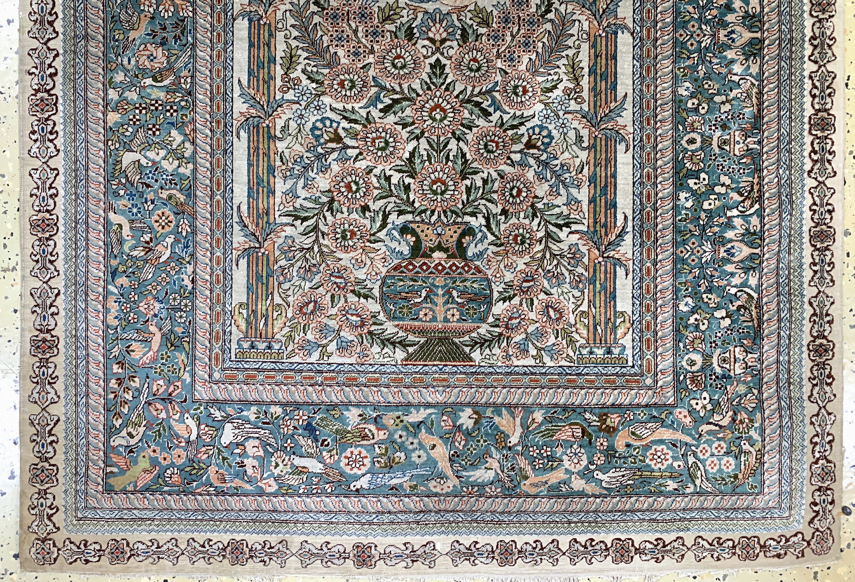 Detail b: Hereke Seide fein, China, Mitte 20.Jhd, reine Naturseide, ca. 154 x 95 cm, ca. 1,0 Mio. Kn/qm, EHZ: 2