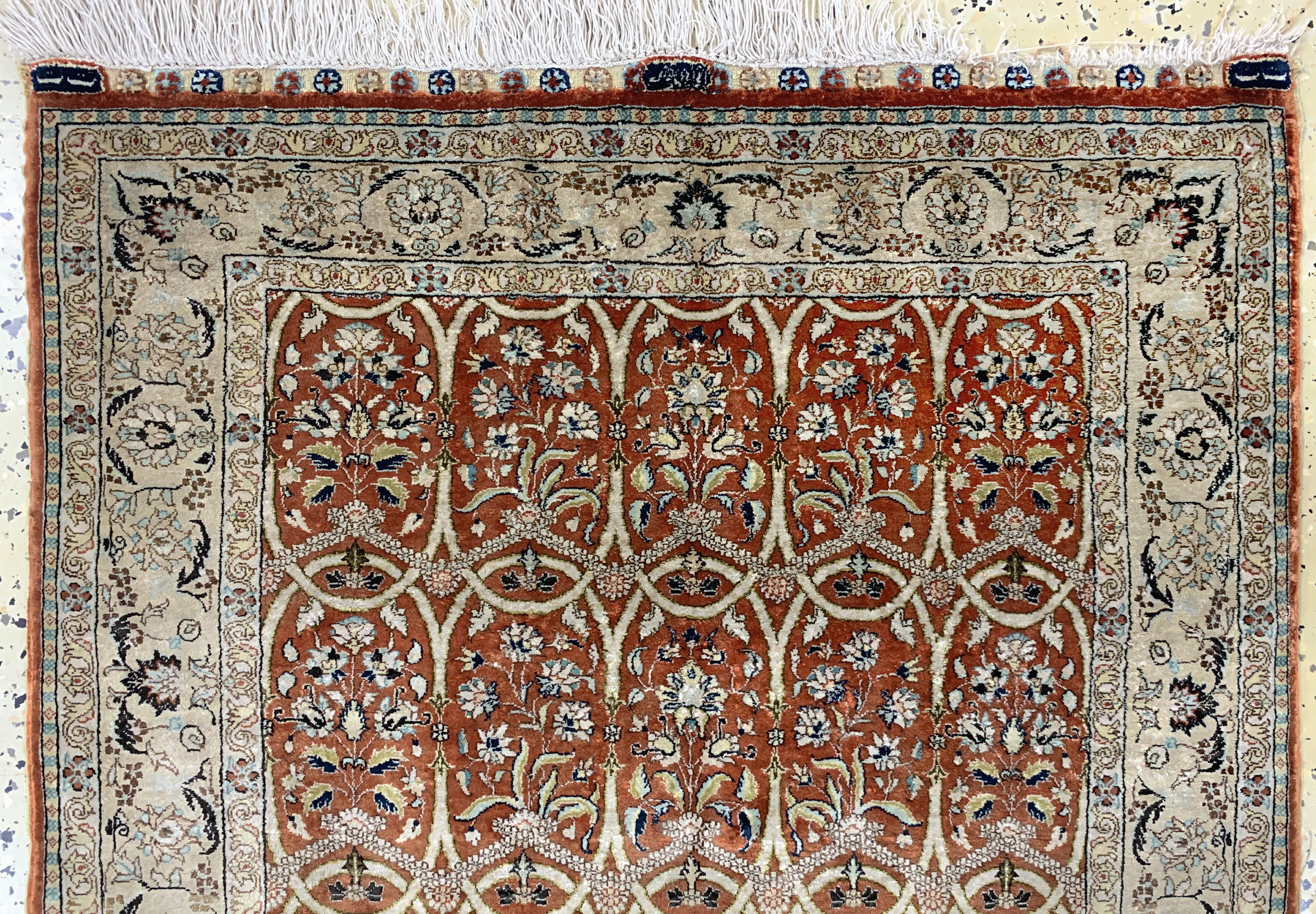 Detail a: Hereke Seide fein, China, Mitte 20.Jhd, reine Naturseide, ca. 120 x 77 cm, ca. 1,0 Mio. Kn/qm, EHZ: 2
