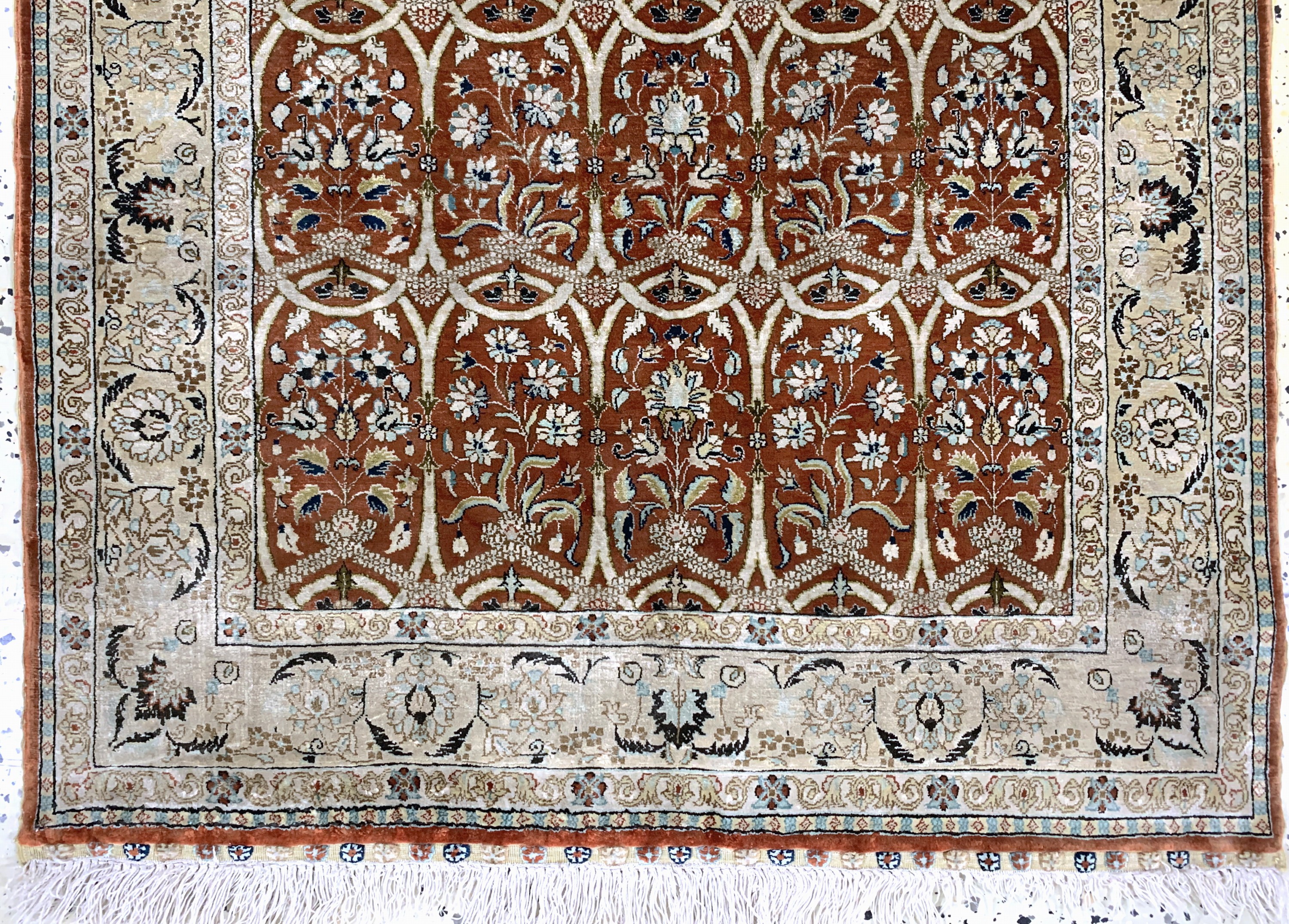 Detail b: Hereke Seide fein, China, Mitte 20.Jhd, reine Naturseide, ca. 120 x 77 cm, ca. 1,0 Mio. Kn/qm, EHZ: 2