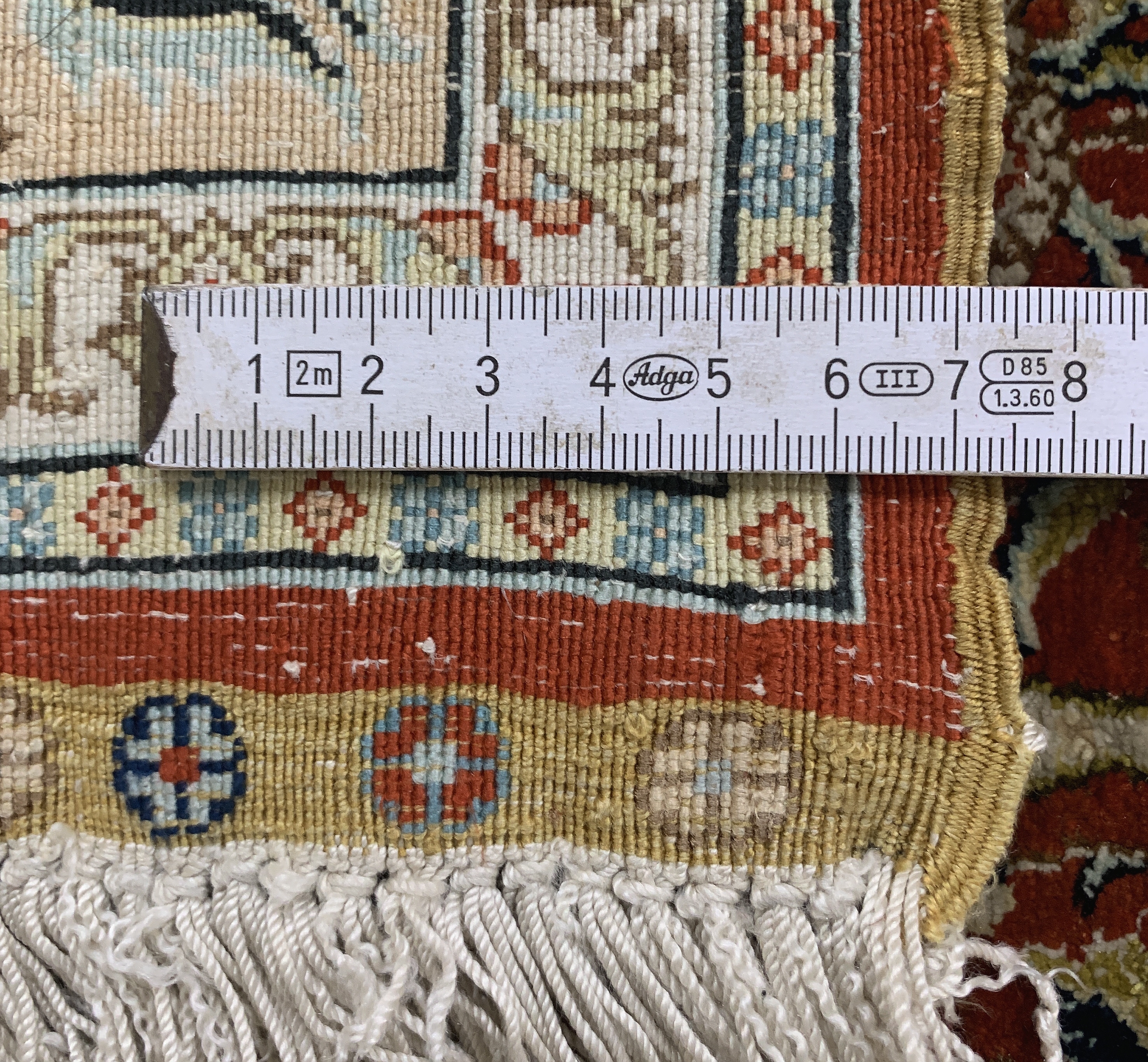 Detail d: Hereke Seide fein, China, Mitte 20.Jhd, reine Naturseide, ca. 120 x 77 cm, ca. 1,0 Mio. Kn/qm, EHZ: 2