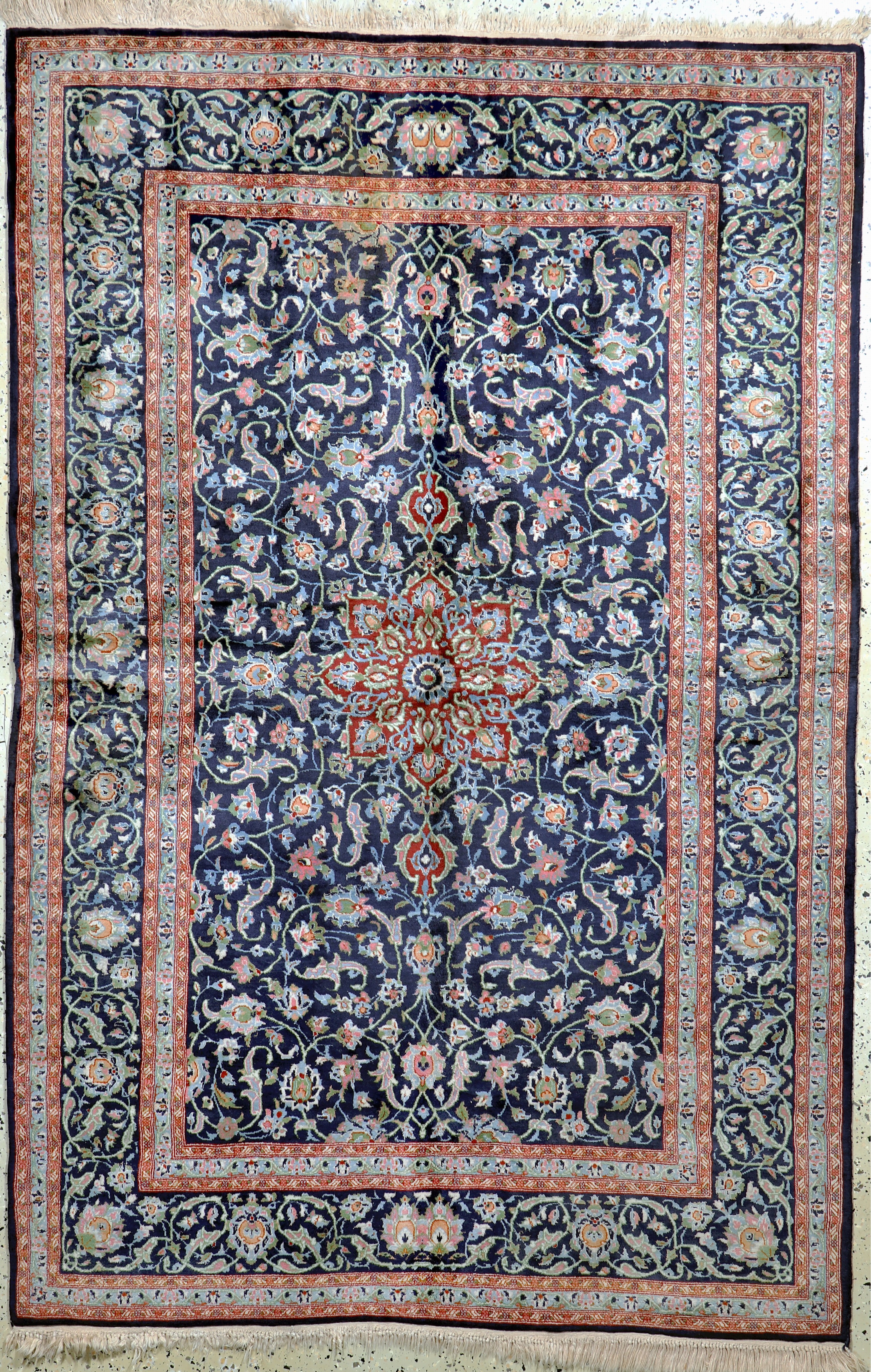 Image 27037914 - Lahor fein, Pakistan, Ende 20.Jhd, Korkwolle, ca. 215 x 141 cm, EHZ: 2 Schätzpreis: ...