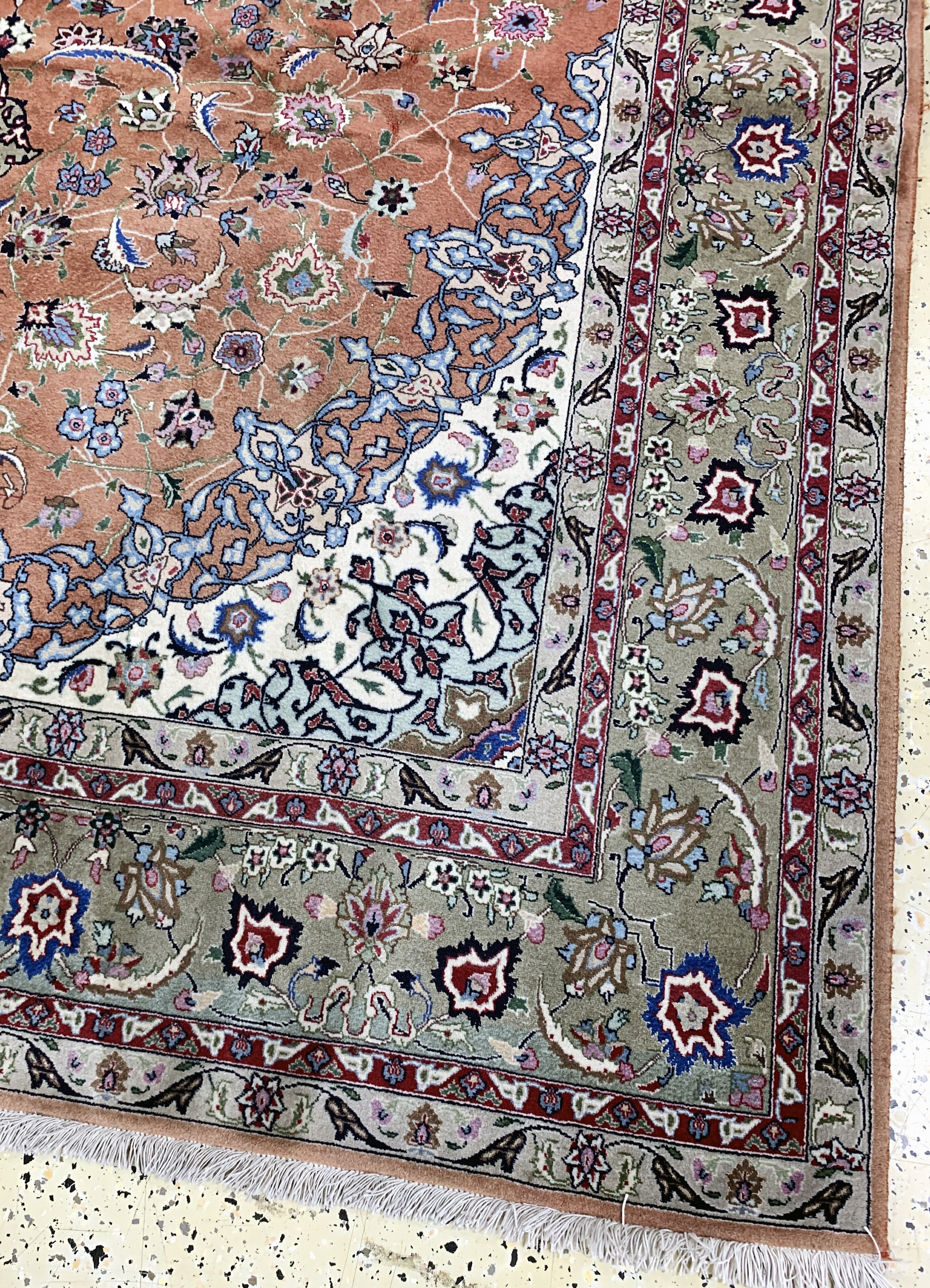 Detail f: Täbriz fein(50 Raj), Persien, Ende 20.Jhd, Korkwolle mit Seide, ca. 304 x 200 cm, ca. 500.000 Kn/qm, Reinigungsbedürftig, EHZ: 2