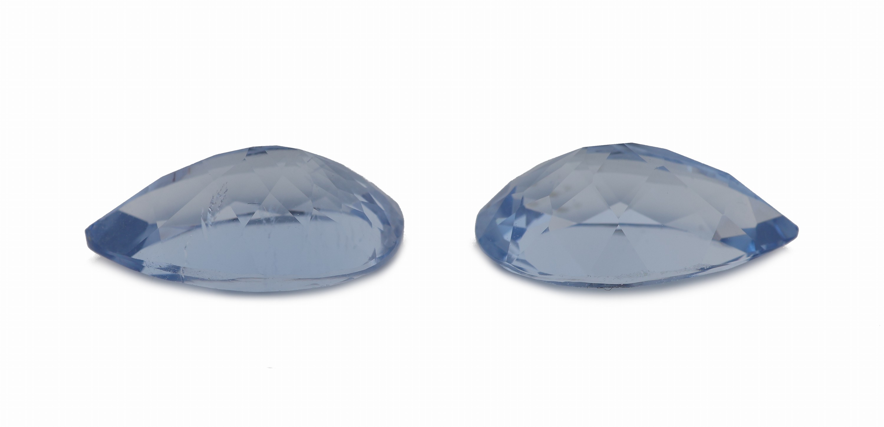 Detail a: Lot 2 lose Aquamarine, zus. ca. 8.68 ct, facett. Tropfen, 1 x 4.16 ct, 1 x 4.52 ct