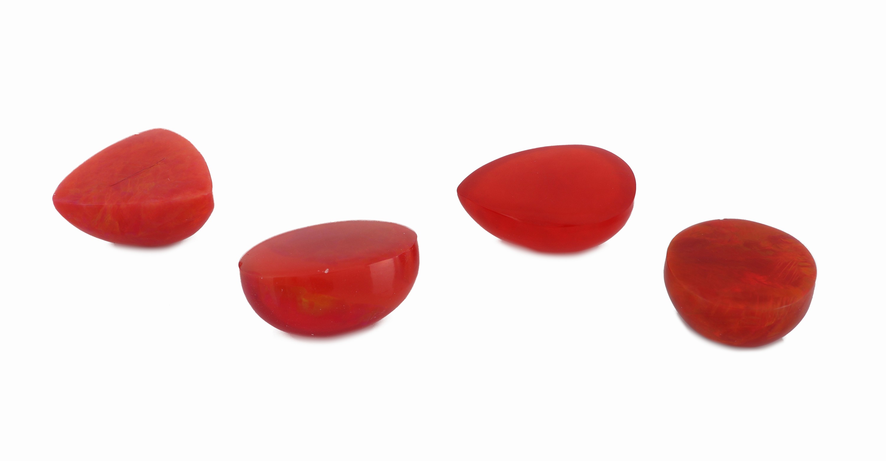 Detail a: Lot 4 lose rote Opale, zus. ca. 17.11 ct, Cabochons, 1 x tropfenf. ca. 4.25 ct, 1 x rund ca. 3.88 ct, 1 x oval ca. 4.66 ct und 1 xTriangel ca. 4.32 ct