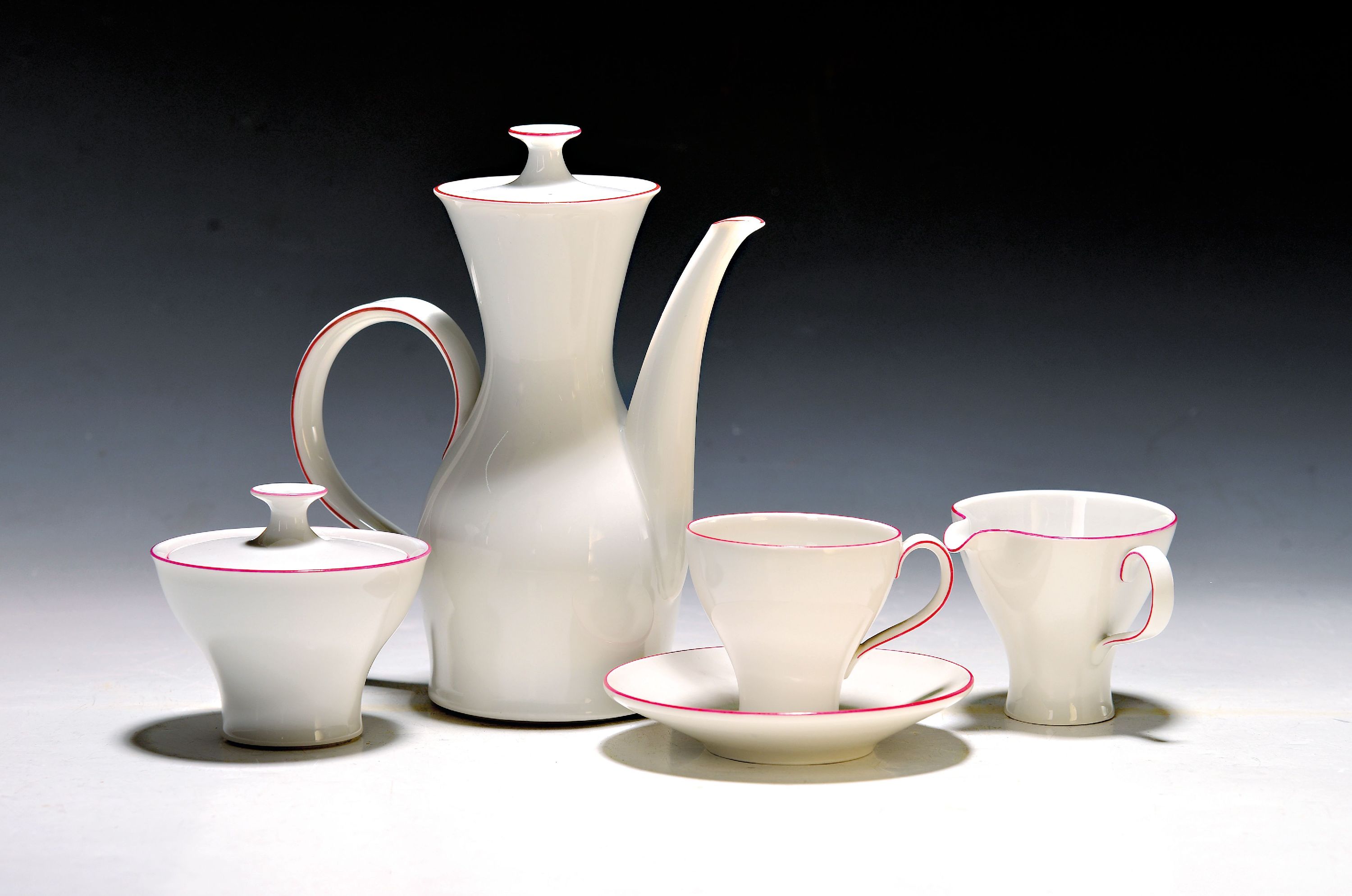 Image 27037939 - Mokkaservice, KPM Berlin, 20. Jh., Mokkakanne, 11 Mokkatassen mit Untertassen, ...