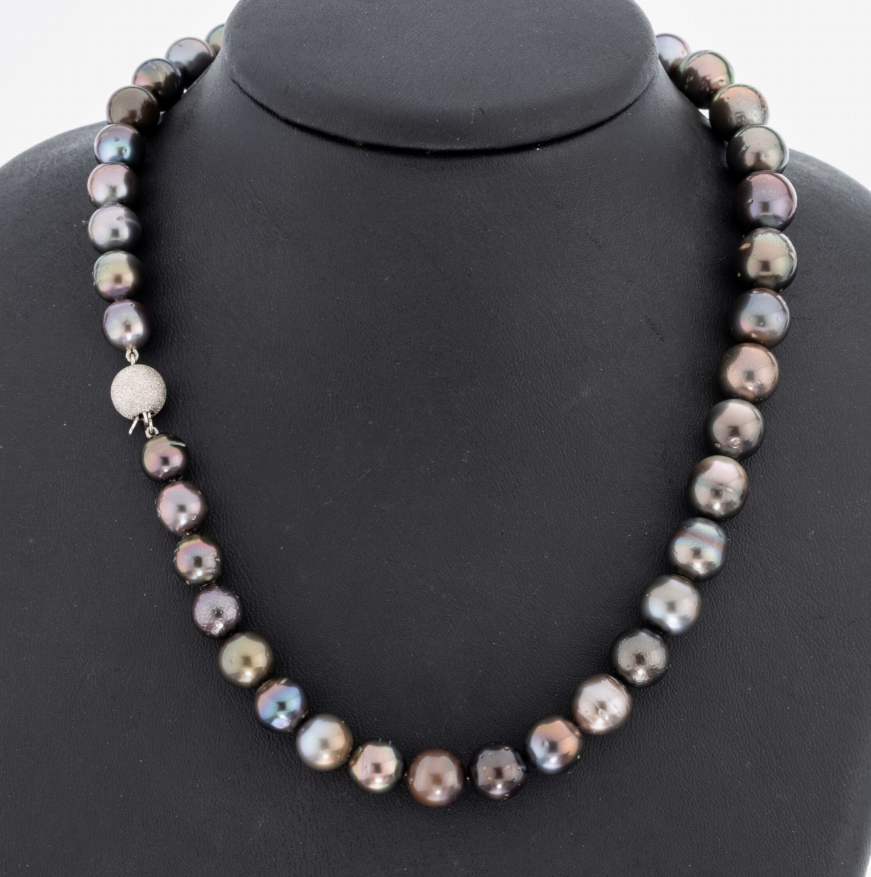 Image 27037952 - Perl-Collier mit 14 kt Gold Schließe, WG 585/000, im Verlauf 41 Tahitizuchtperlen, D. ...