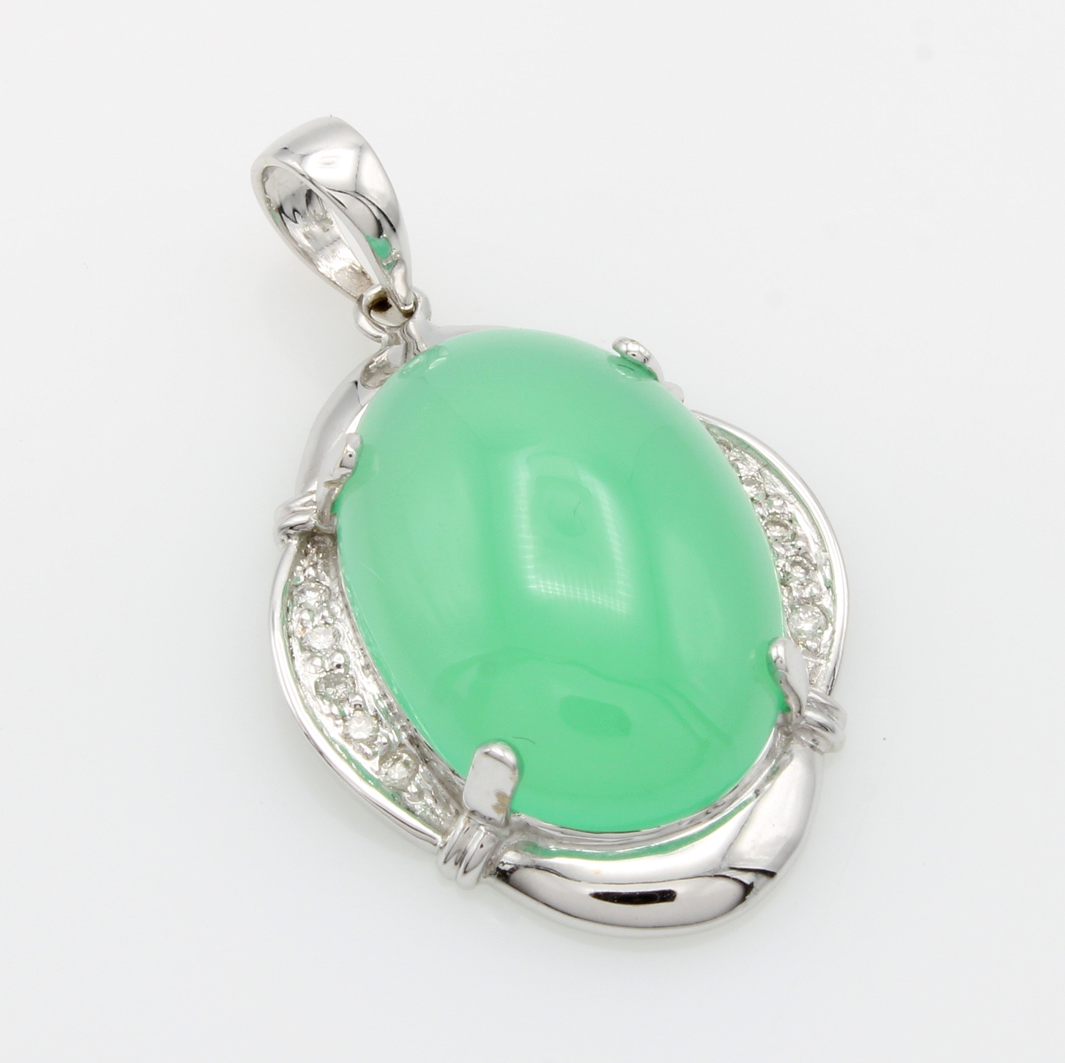 Image 27037975 - Anhänger mit Chrysopras und Diamanten, WG 750/000, ovaler Chrysopras ca. 18x13 mm, ...