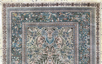 27037912a - Hereke Seide fein, China, Mitte 20.Jhd, reine Naturseide, ca. 154 x 95 cm, ca. 1,0 Mio. ...