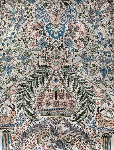 27037912c - Hereke Seide fein, China, Mitte 20.Jhd, reine Naturseide, ca. 154 x 95 cm, ca. 1,0 Mio. ...