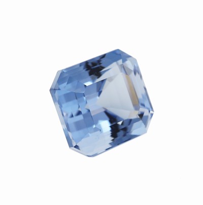 27037929a - Loser Aquamarin, ca. 19.75 ct, Asscher Cut, 15.66 x 14.25 x 12.57 ct Schätzpreis: 10800, ...