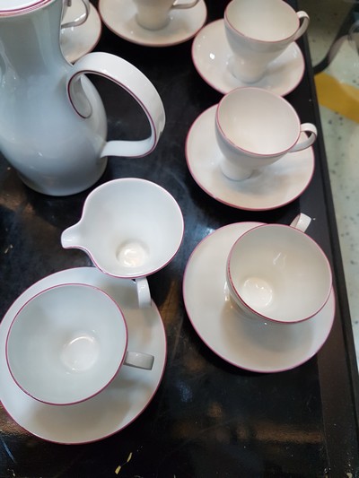 27037939b - Mokkaservice, KPM Berlin, 20. Jh., Mokkakanne, 11 Mokkatassen mit Untertassen, ...