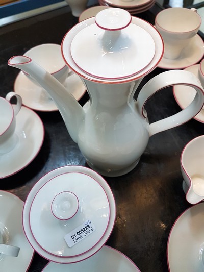 27037939c - Mokkaservice, KPM Berlin, 20. Jh., Mokkakanne, 11 Mokkatassen mit Untertassen, ...